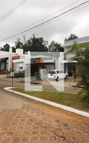 Casa de condomínio à venda com 180m², 3 quartos e 2 vagas Casa de condomínio à venda com 180m², 3 quartos e 2 vagasFachada do condomínio
