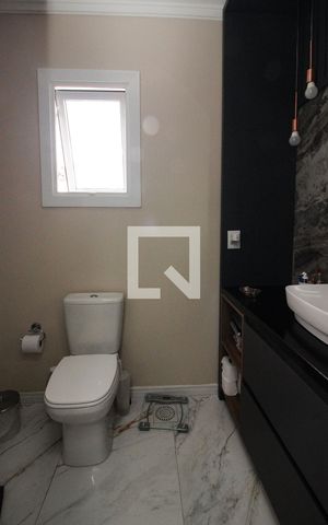 Casa de condomínio à venda com 180m², 3 quartos e 2 vagas Casa de condomínio à venda com 180m², 3 quartos e 2 vagasBanheiro da Suíte 1