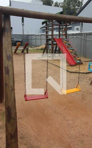 Casa de condomínio à venda com 180m², 3 quartos e 2 vagas Casa de condomínio à venda com 180m², 3 quartos e 2 vagasÁrea comum - Playground