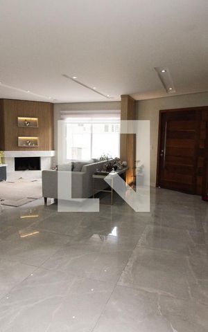 Casa de condomínio à venda com 180m², 3 quartos e 2 vagas Casa de condomínio à venda com 180m², 3 quartos e 2 vagasSala