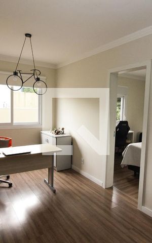 Casa de condomínio à venda com 180m², 3 quartos e 2 vagas Casa de condomínio à venda com 180m², 3 quartos e 2 vagasEscritório
