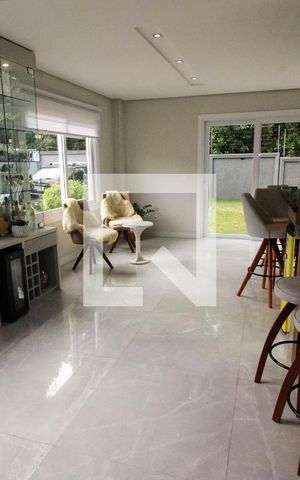 Casa de condomínio à venda com 180m², 3 quartos e 2 vagas Casa de condomínio à venda com 180m², 3 quartos e 2 vagasVaranda Sala