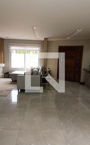 Casa de condomínio à venda com 180m², 3 quartos e 2 vagas Casa de condomínio à venda com 180m², 3 quartos e 2 vagasSala