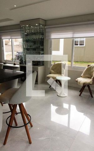 Casa de condomínio à venda com 180m², 3 quartos e 2 vagas Casa de condomínio à venda com 180m², 3 quartos e 2 vagasVaranda Sala