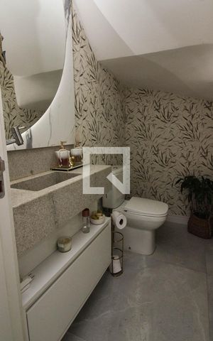 Casa de condomínio à venda com 180m², 3 quartos e 2 vagas Casa de condomínio à venda com 180m², 3 quartos e 2 vagasLavabo