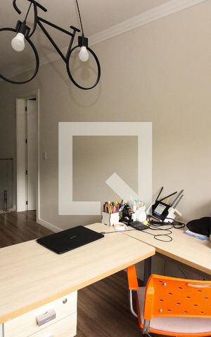 Casa de condomínio à venda com 180m², 3 quartos e 2 vagas Casa de condomínio à venda com 180m², 3 quartos e 2 vagasEscritório