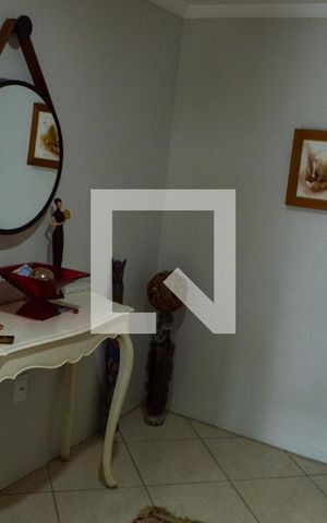 Casa de condomínio à venda com 177m², 3 quartos e 3 vagas Casa de condomínio à venda com 177m², 3 quartos e 3 vagasCorredor