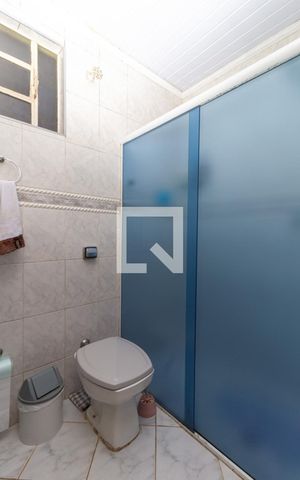 Casa à venda com 350m², 2 quartos e 1 vaga Casa à venda com 350m², 2 quartos e 1 vagaBanheiro Social