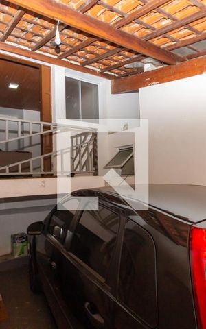 Casa à venda com 350m², 2 quartos e 1 vaga Casa à venda com 350m², 2 quartos e 1 vagaGaragem