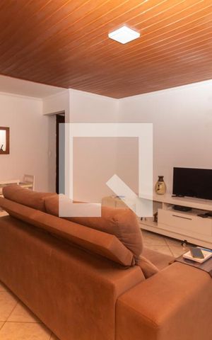 Casa à venda com 350m², 2 quartos e 1 vaga Casa à venda com 350m², 2 quartos e 1 vagaSala