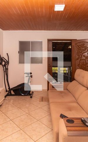 Casa à venda com 350m², 2 quartos e 1 vaga Casa à venda com 350m², 2 quartos e 1 vagaSala