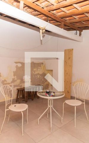 Casa à venda com 350m², 2 quartos e 1 vaga Casa à venda com 350m², 2 quartos e 1 vagaQuintal