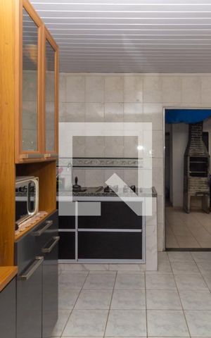 Casa à venda com 350m², 2 quartos e 1 vaga Casa à venda com 350m², 2 quartos e 1 vagaCozinha