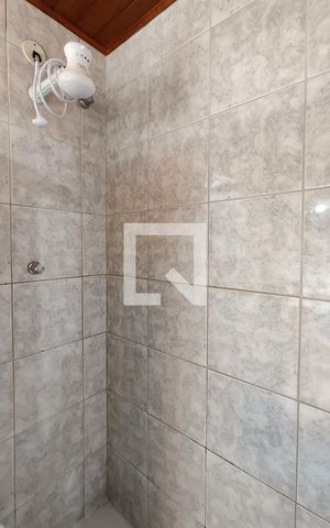 Casa à venda com 150m², 4 quartos e 2 vagas Casa à venda com 150m², 4 quartos e 2 vagasBanheiro