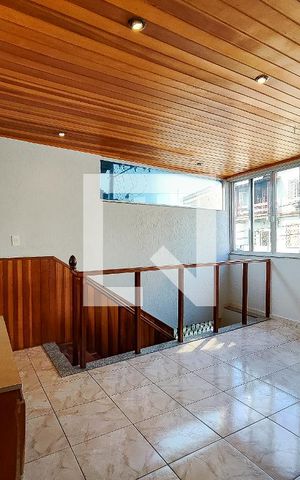 Casa à venda com 150m², 4 quartos e 2 vagas Casa à venda com 150m², 4 quartos e 2 vagasSala 2
