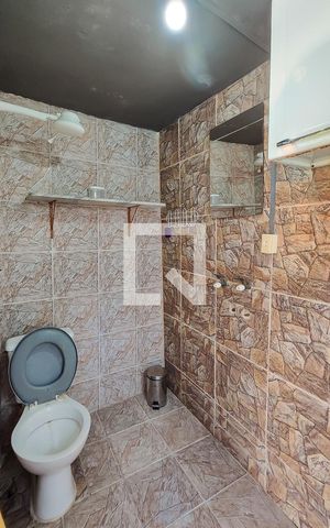 Casa à venda com 150m², 4 quartos e 2 vagas Casa à venda com 150m², 4 quartos e 2 vagasBanheiro Área de Serviço