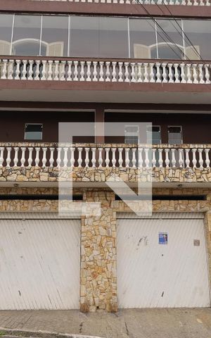 Casa à venda com 440m², 4 quartos e 4 vagasFachada 