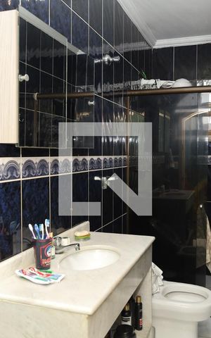 Casa à venda com 440m², 4 quartos e 4 vagasBanheiro