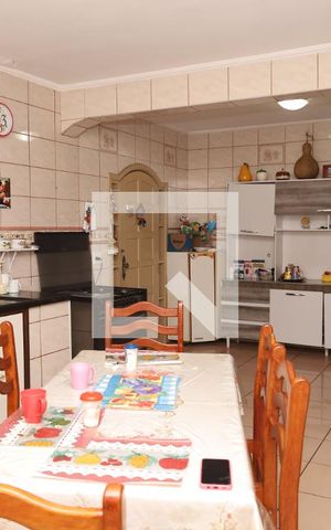 Casa à venda com 440m², 4 quartos e 4 vagasCozinha 
