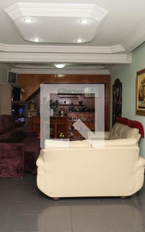 Casa à venda com 440m², 4 quartos e 4 vagasSala