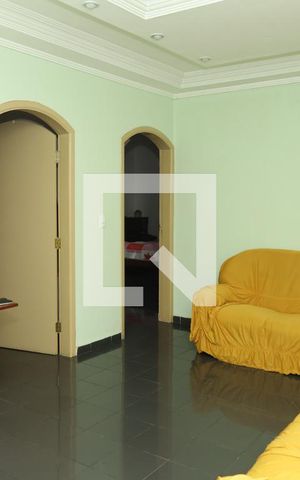 Casa à venda com 440m², 4 quartos e 4 vagasSala