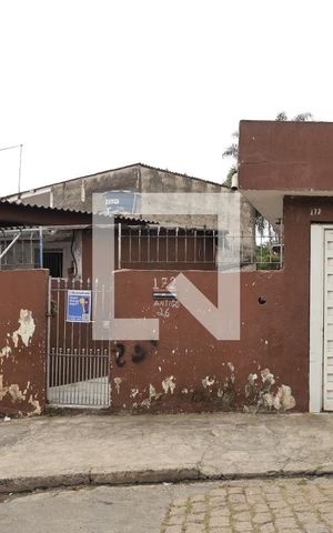 Casa à venda com 170m², 2 quartos e 1 vagaFachada 