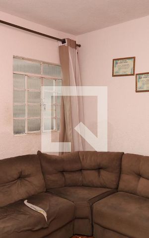 Casa à venda com 170m², 2 quartos e 1 vagaSala
