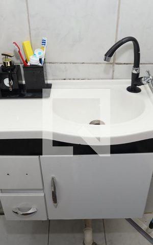 Casa à venda com 170m², 2 quartos e 1 vagaBanheiro