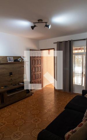Casa para alugar com 135m², 2 quartos e 2 vagasSala