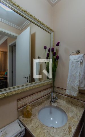 Apartamento à venda com 133m², 3 quartos e 2 vagas Apartamento à venda com 133m², 3 quartos e 2 vagasLavabo