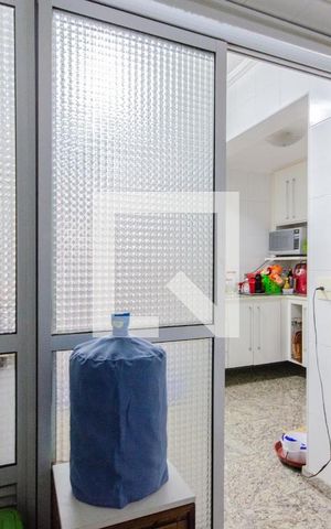 Apartamento à venda com 133m², 3 quartos e 2 vagas Apartamento à venda com 133m², 3 quartos e 2 vagasÁrea de Serviço