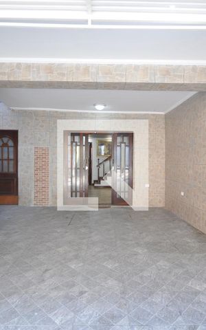 Casa à venda com 75m², 2 quartos e 2 vagasGaragem