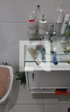 Casa à venda com 75m², 2 quartos e 2 vagasBanheiro da Suíte 1
