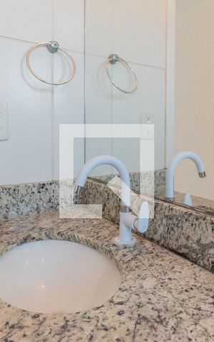 Apartamento à venda com 52m², 2 quartos e 1 vaga Apartamento à venda com 52m², 2 quartos e 1 vagaBanheiro