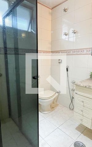 Apartamento à venda com 156m², 3 quartos e 2 vagas Apartamento à venda com 156m², 3 quartos e 2 vagasBanheiro da Suíte