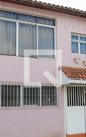 Casa à venda com 154m², 4 quartos e 2 vagas Casa à venda com 154m², 4 quartos e 2 vagasFachada