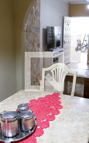 Casa à venda com 154m², 4 quartos e 2 vagas Casa à venda com 154m², 4 quartos e 2 vagassala