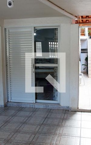 Casa à venda com 154m², 4 quartos e 2 vagas Casa à venda com 154m², 4 quartos e 2 vagasGaragem