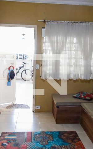 Casa à venda com 154m², 4 quartos e 2 vagas Casa à venda com 154m², 4 quartos e 2 vagassala
