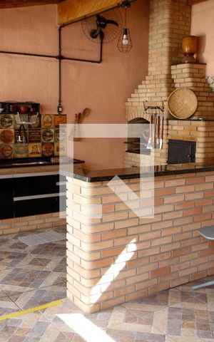 Casa à venda com 154m², 4 quartos e 2 vagas Casa à venda com 154m², 4 quartos e 2 vagasÁrea comum