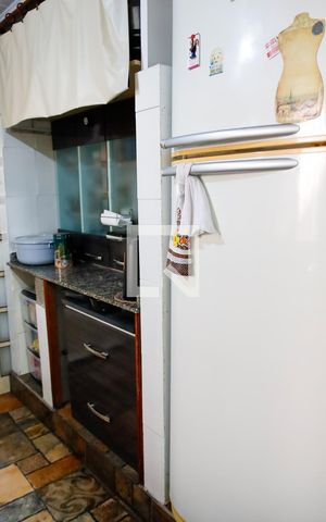 Casa à venda com 154m², 4 quartos e 2 vagas Casa à venda com 154m², 4 quartos e 2 vagasCozinha