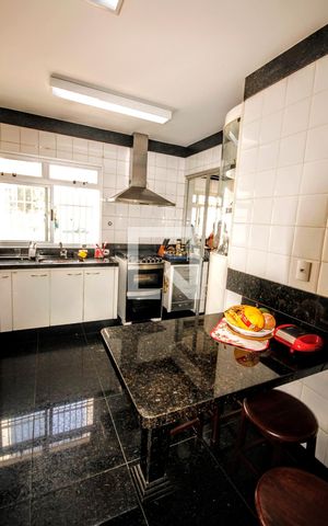 Apartamento à venda com 140m², 4 quartos e 2 vagasCozinha