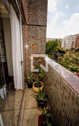 Apartamento à venda com 140m², 4 quartos e 2 vagasVaranda
