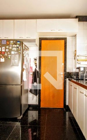 Apartamento à venda com 140m², 4 quartos e 2 vagasCozinha