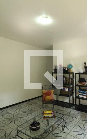 Casa à venda com 600m², 2 quartos e 4 vagasSala