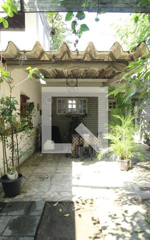 Casa à venda com 600m², 2 quartos e 4 vagasVaranda/Quintal