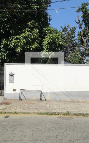 Casa à venda com 600m², 2 quartos e 4 vagasFachada