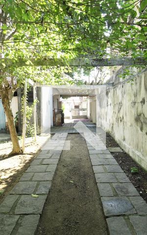 Casa à venda com 600m², 2 quartos e 4 vagasGaragem
