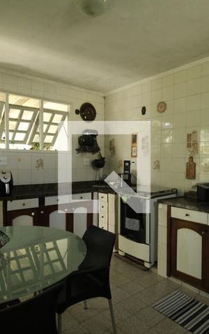 Casa à venda com 600m², 2 quartos e 4 vagasCozinha