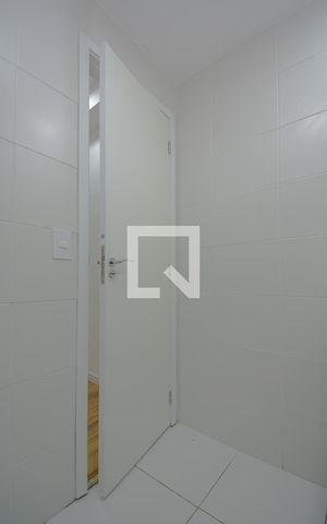 Apartamento à venda com 54m², 2 quartos e 1 vaga Apartamento à venda com 54m², 2 quartos e 1 vagaBanheiro Social